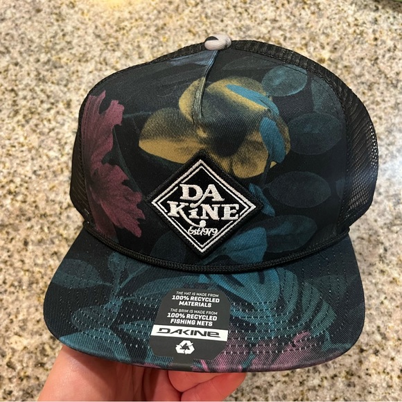 🩵Never Been Worn Dakine Classic Trucker Hat - Picture 1 of 6